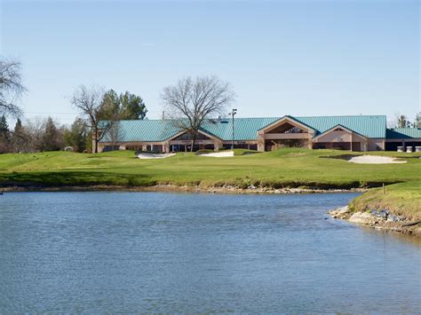Woodcreek golf club - Players enjoy 18 holes of golf at the picturesque Woodcreek course or Ted Robinson-designed Diamond Oaks course